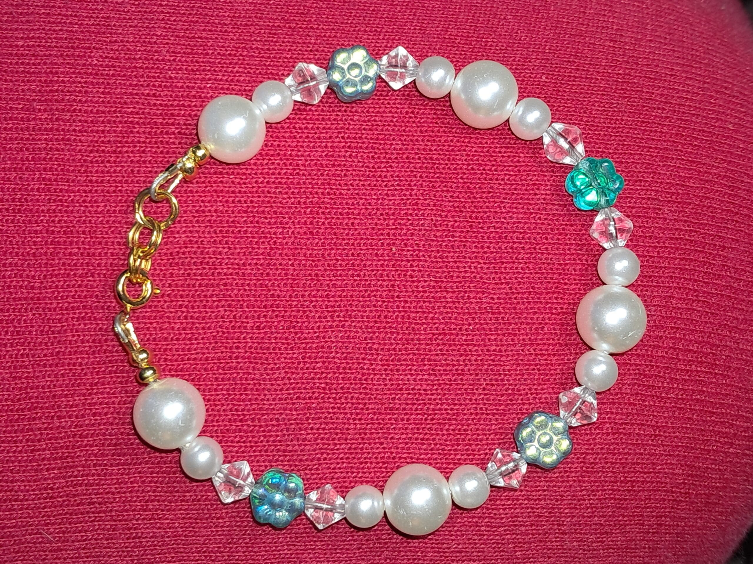 Lovely glass pearl and czech turquoise flower bracelet with gold spring clasp Lovely glass pearl and czech turquoise flower bracelet with gold spring clasp - image 3