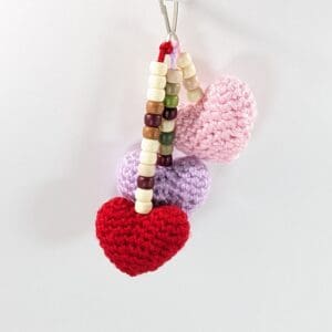 String of hearts keyring crochet clip