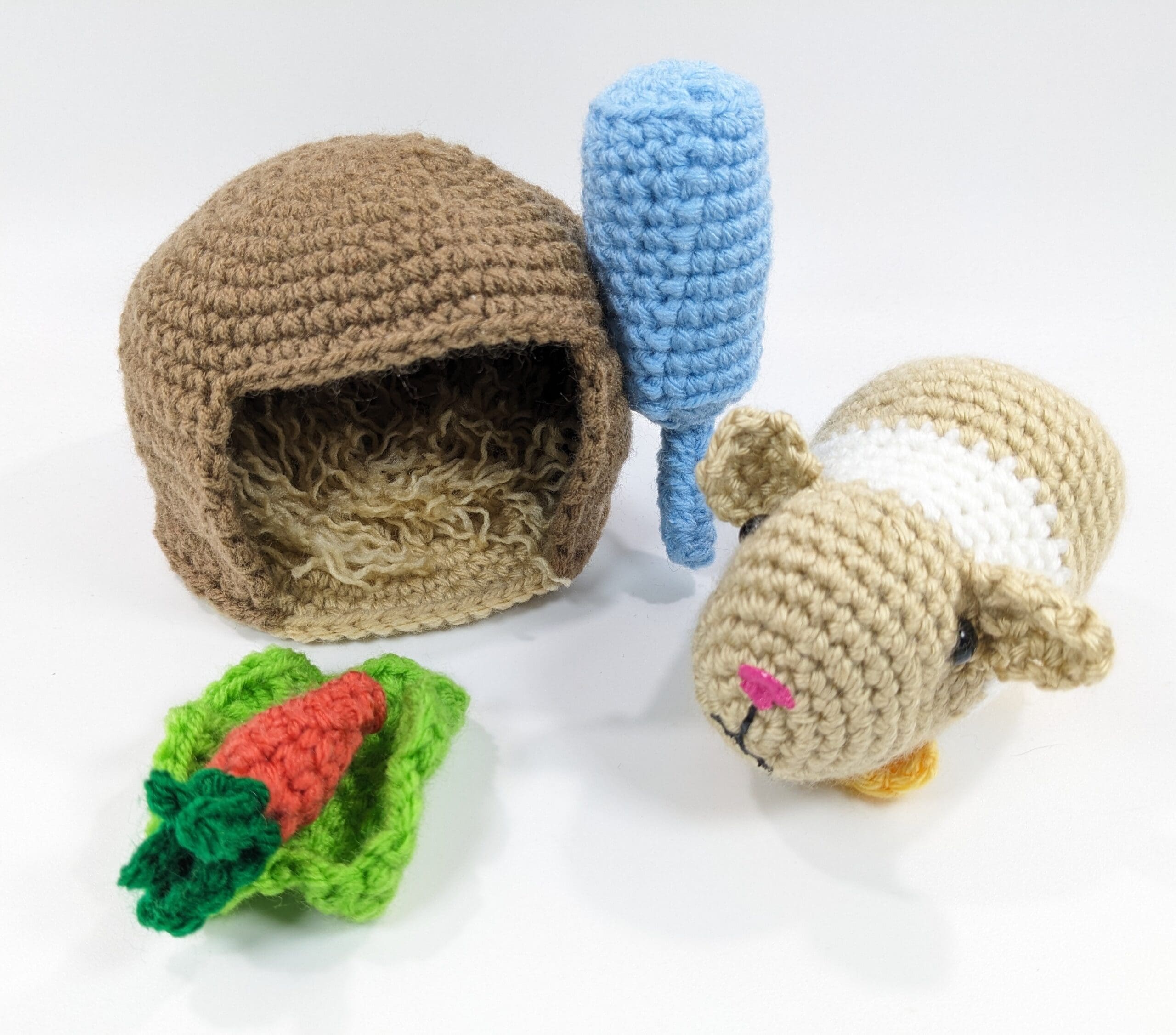 Pet guinea pig crochet play set Pet guinea pig crochet play set