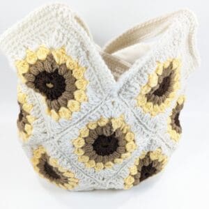 Cream crochet daisey shoulder bag
