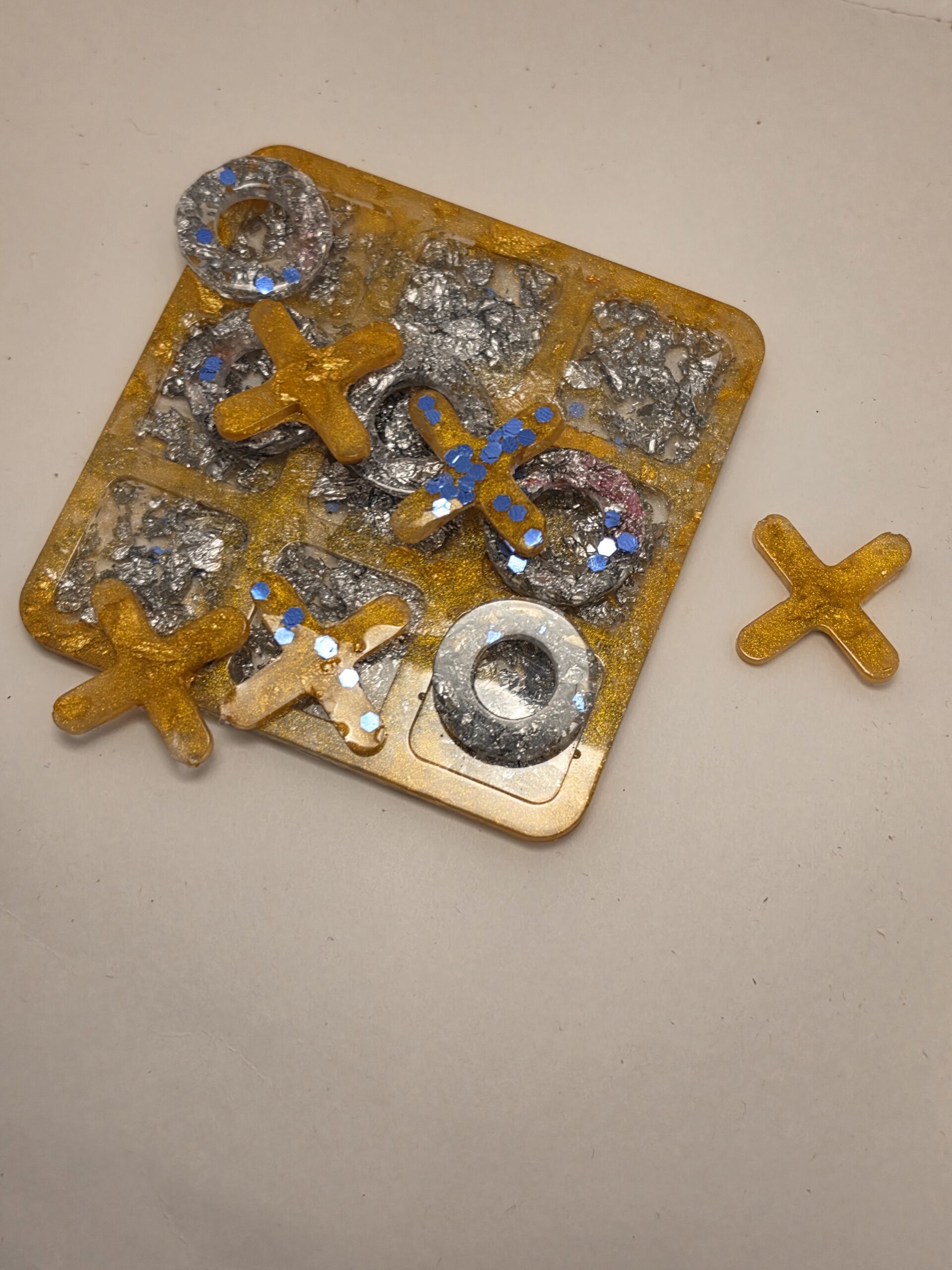 Golden galaxy resin tic-tac-toe set Golden galaxy resin tic-tac-toe set - image 2