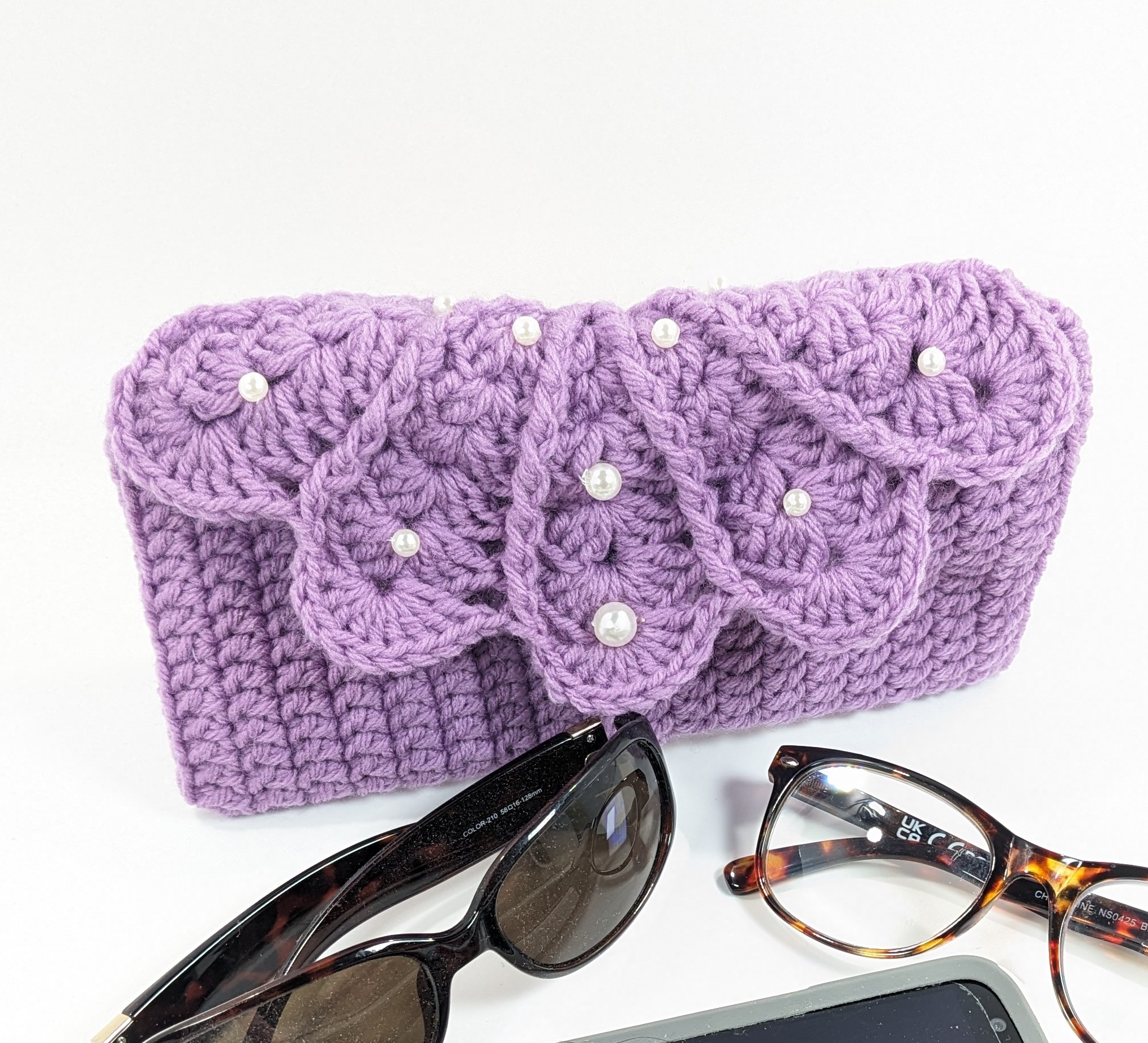 Shell phone & glasses lavender crochet case Shell phone & glasses lavender crochet case
