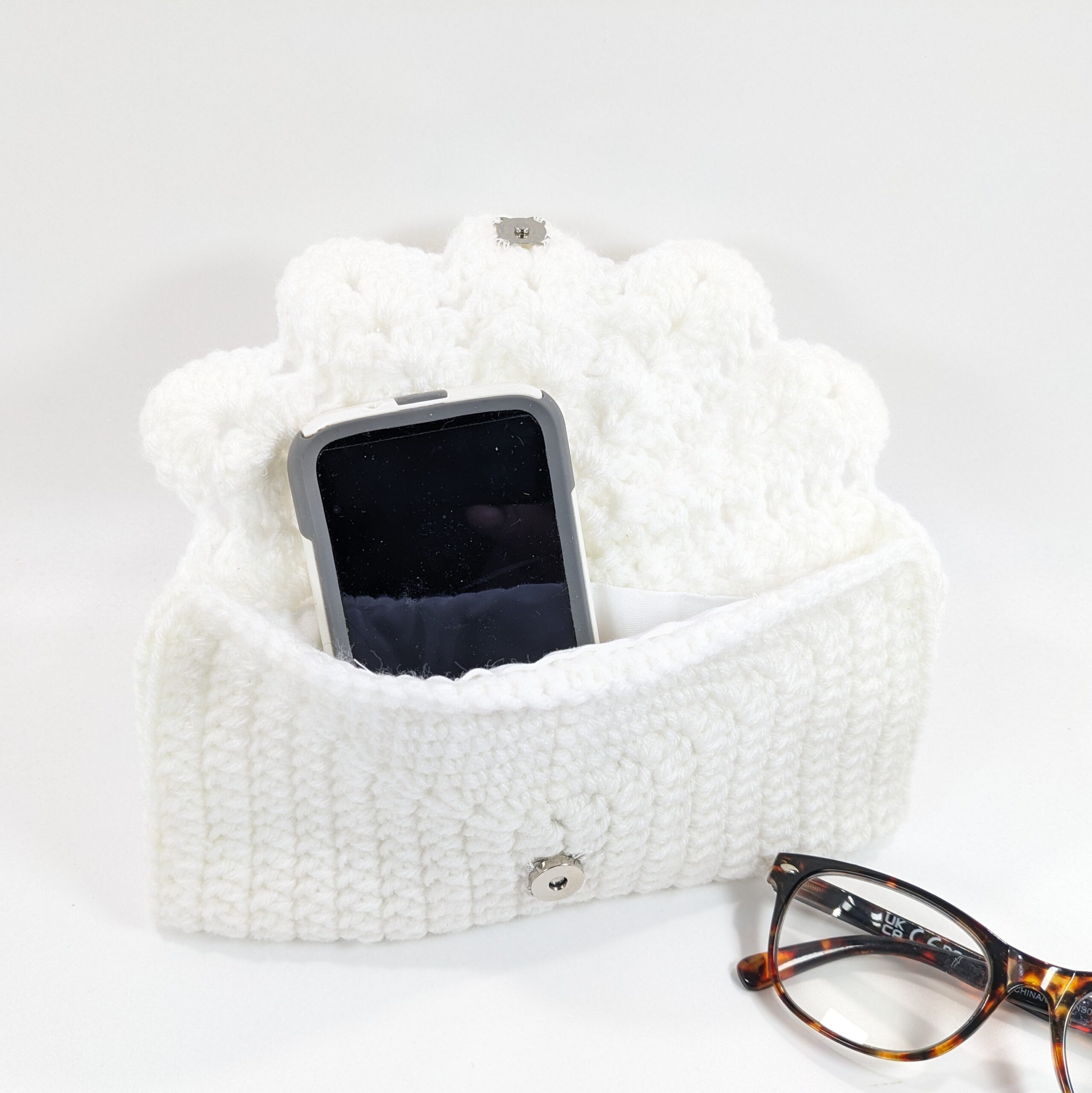 Shell phone & glasses white crochet case Shell phone & glasses white crochet case
