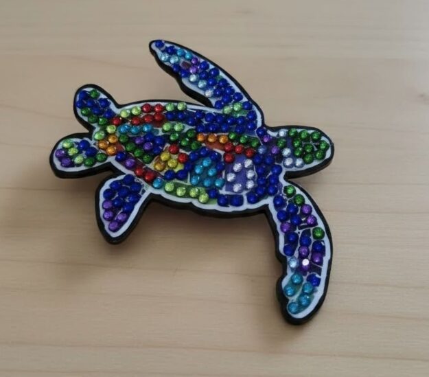 Beaded blue sea turtle magnet Beaded blue sea turtle magnet