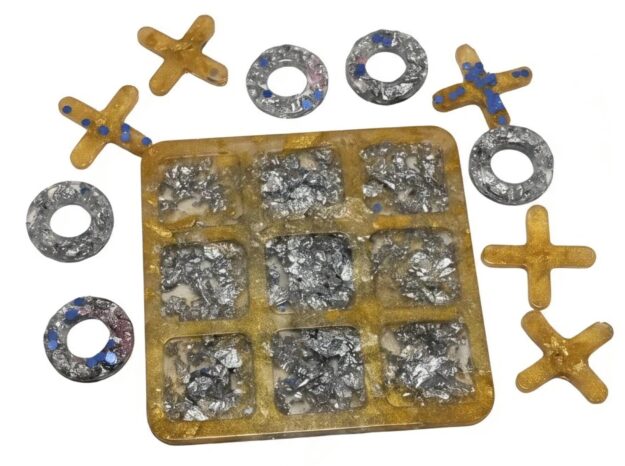 Golden galaxy resin tic-tac-toe set Galaxy resin tic-tac-toe set