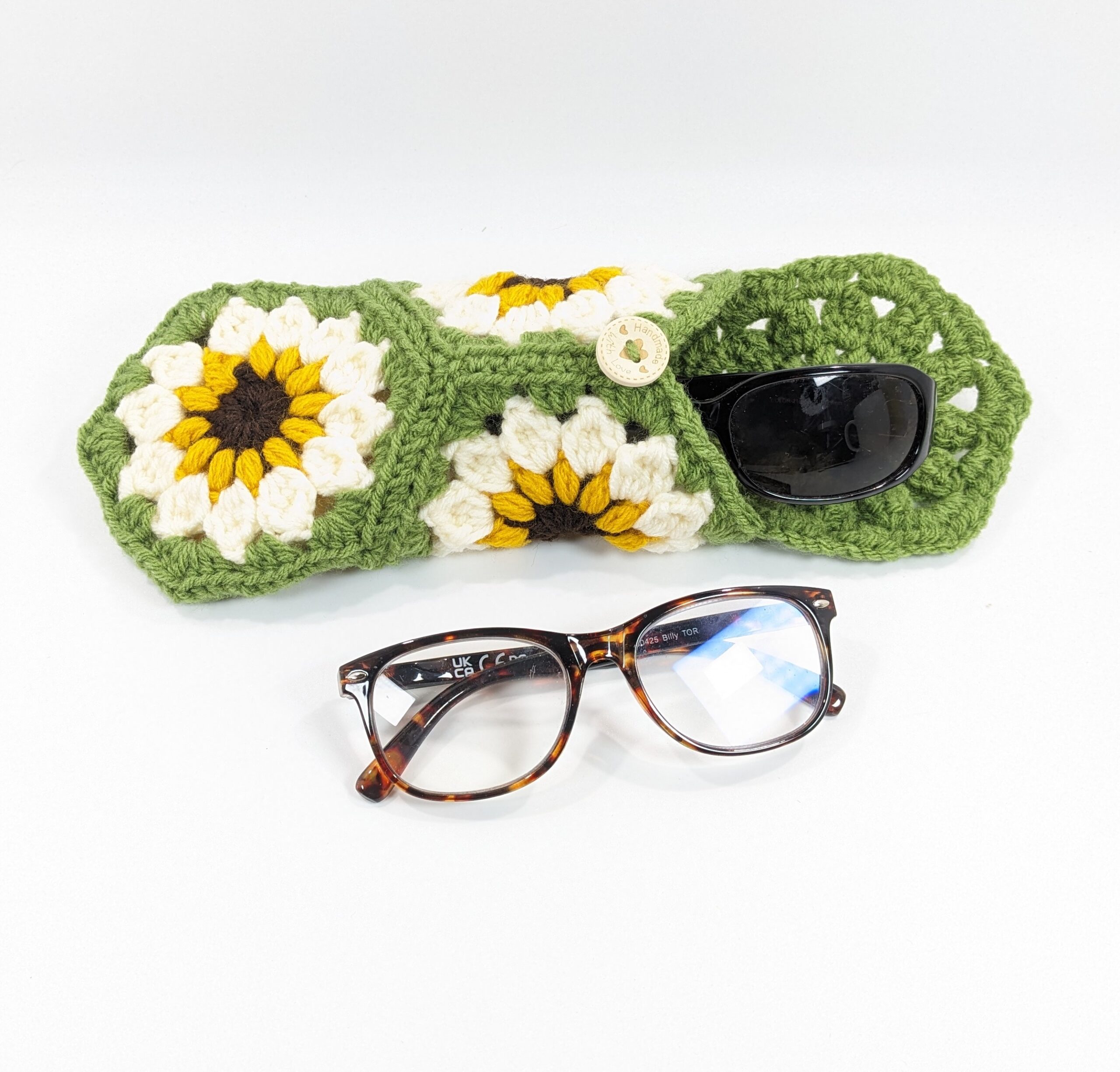 Sunflower sunglass green crochet case Sunflower sunglass green crochet case