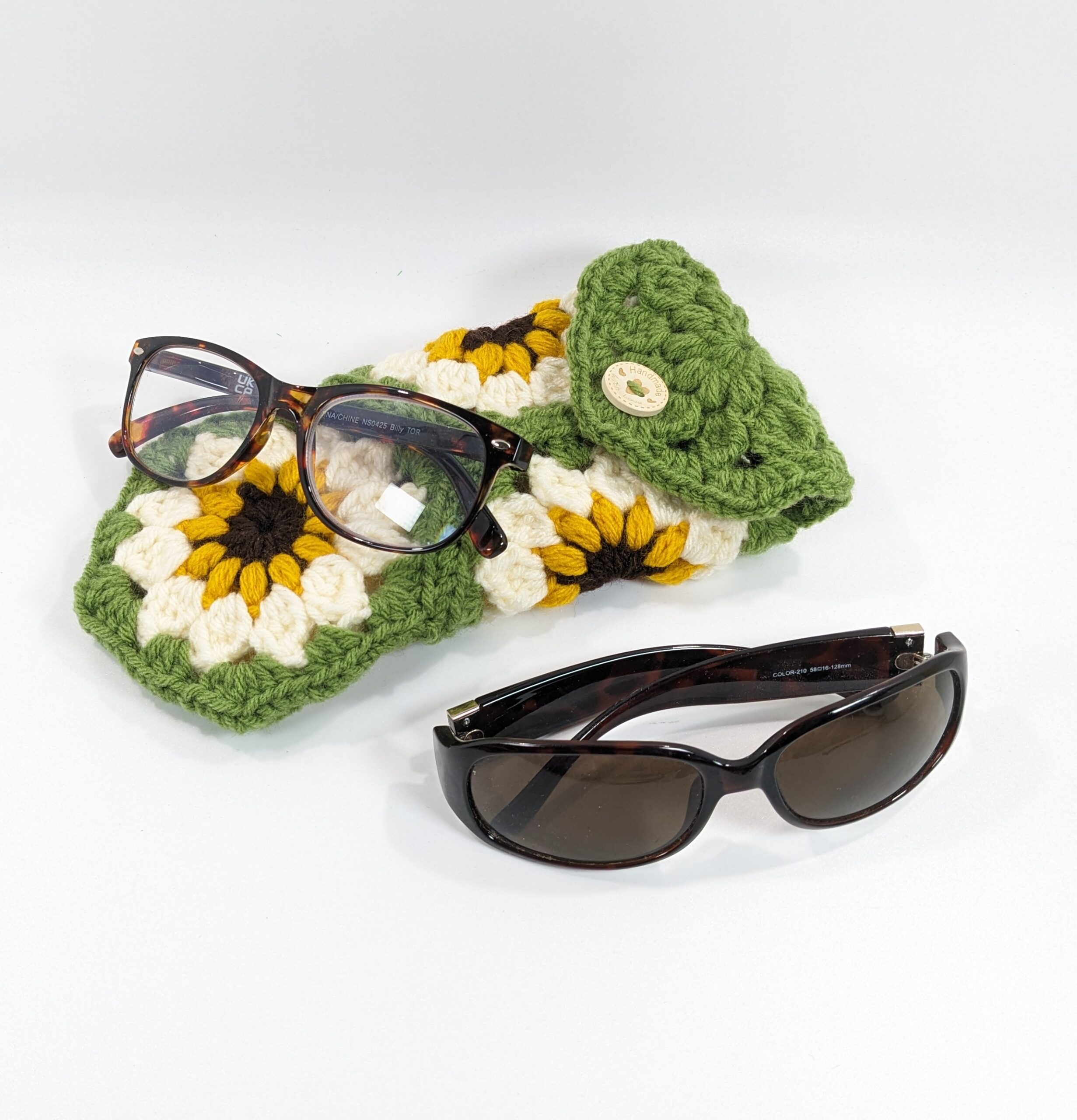 Sunflower sunglass green crochet case Sunflower sunglass green crochet case