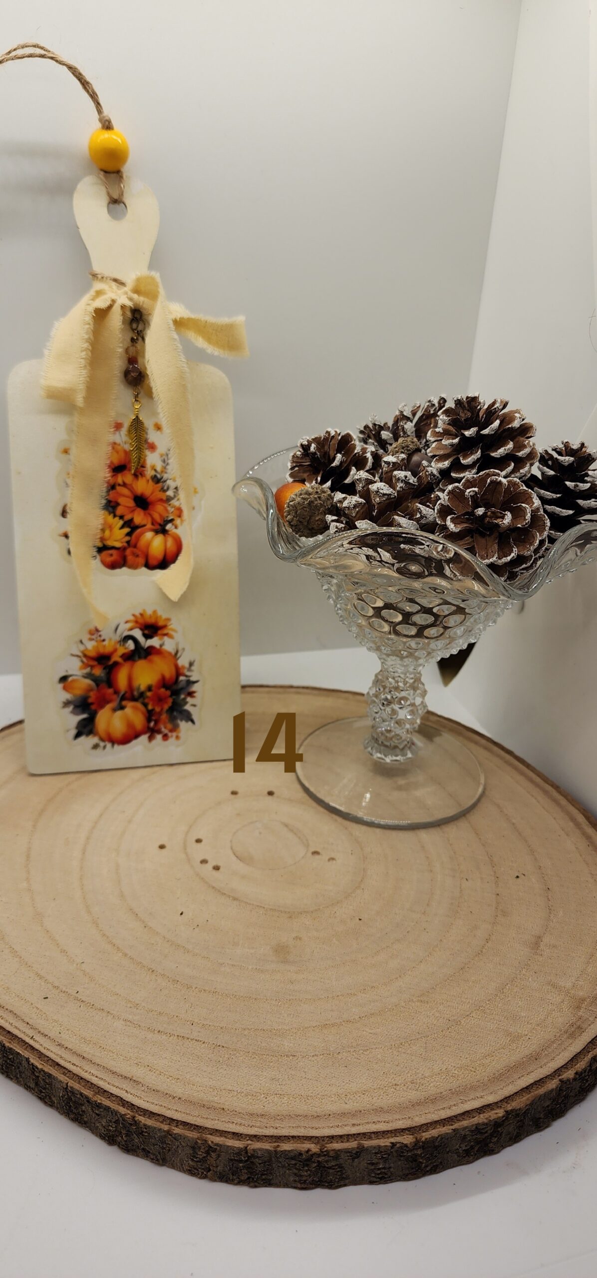 Handmade wooden fall decor-mini pumpkin and sunflower mini cutting board-wall hanger or door hanger Handmade wooden fall decor-mini pumpkin and sunflower mini cutting board-wall hanger or door hanger - image 6