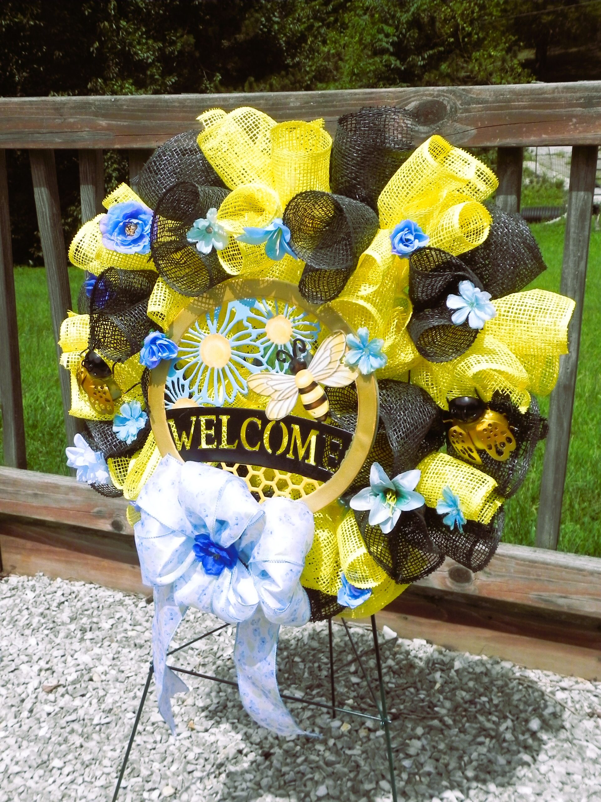 Vibrant black & yellow “welcome” wreath with bee accents Vibrant black & yellow “welcome” wreath with bee accents - image 3