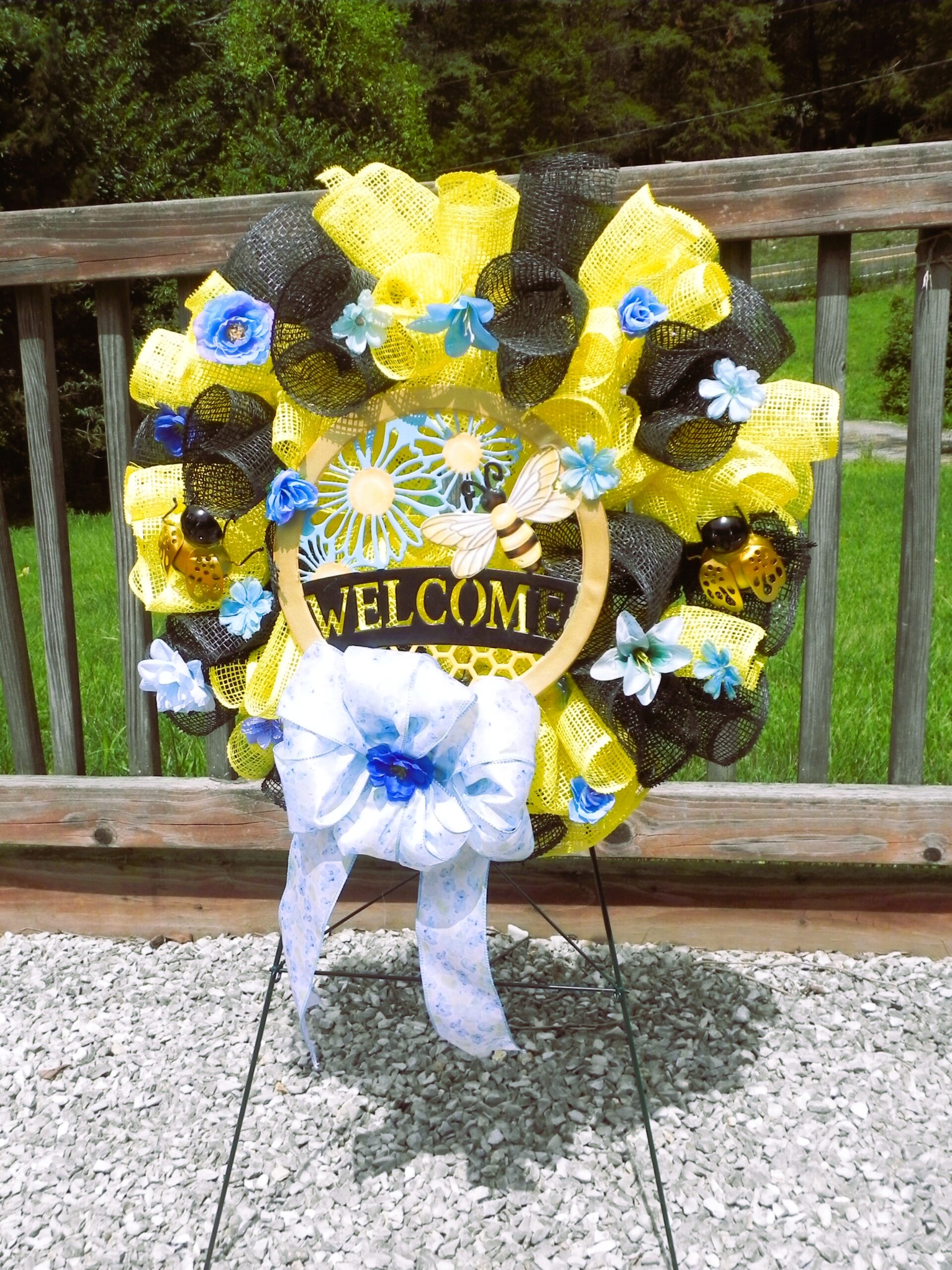 Vibrant black & yellow “welcome” wreath with bee accents Vibrant black & yellow “welcome” wreath with bee accents - image 4