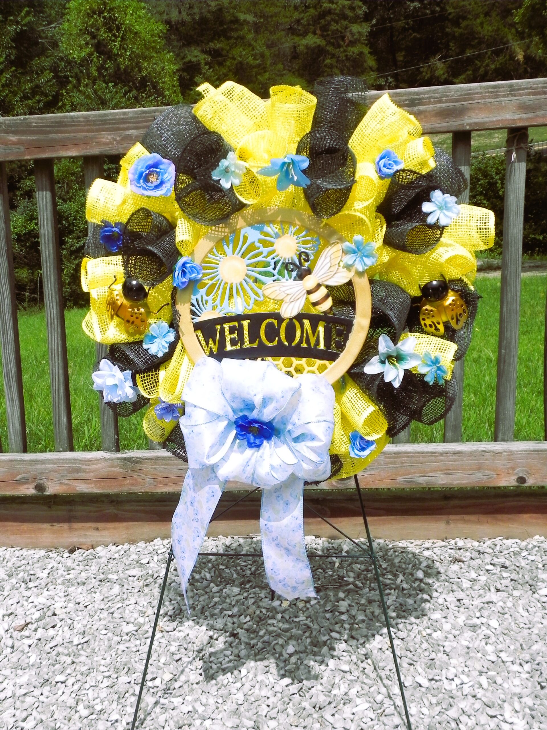 Vibrant black & yellow “welcome” wreath with bee accents Vibrant black & yellow “welcome” wreath with bee accents - image 5