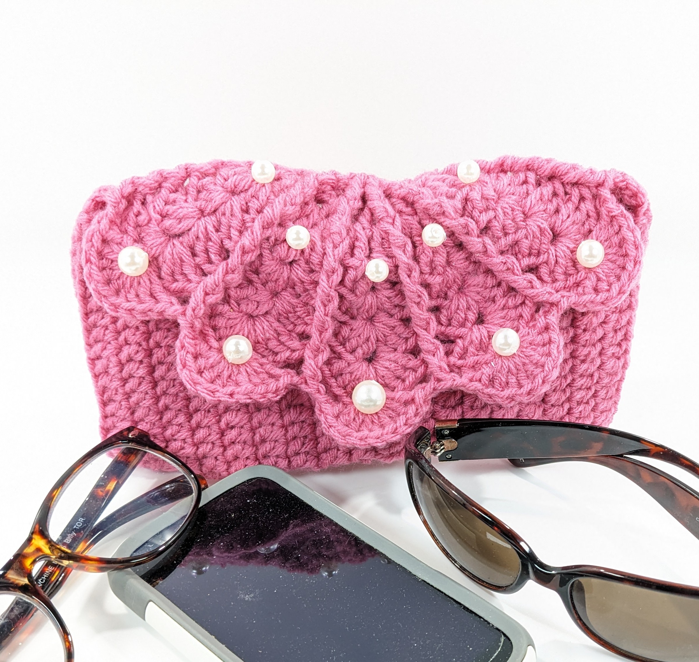 Shell phone & glasses raspberry crochet case Shell phone & glasses raspberry crochet case