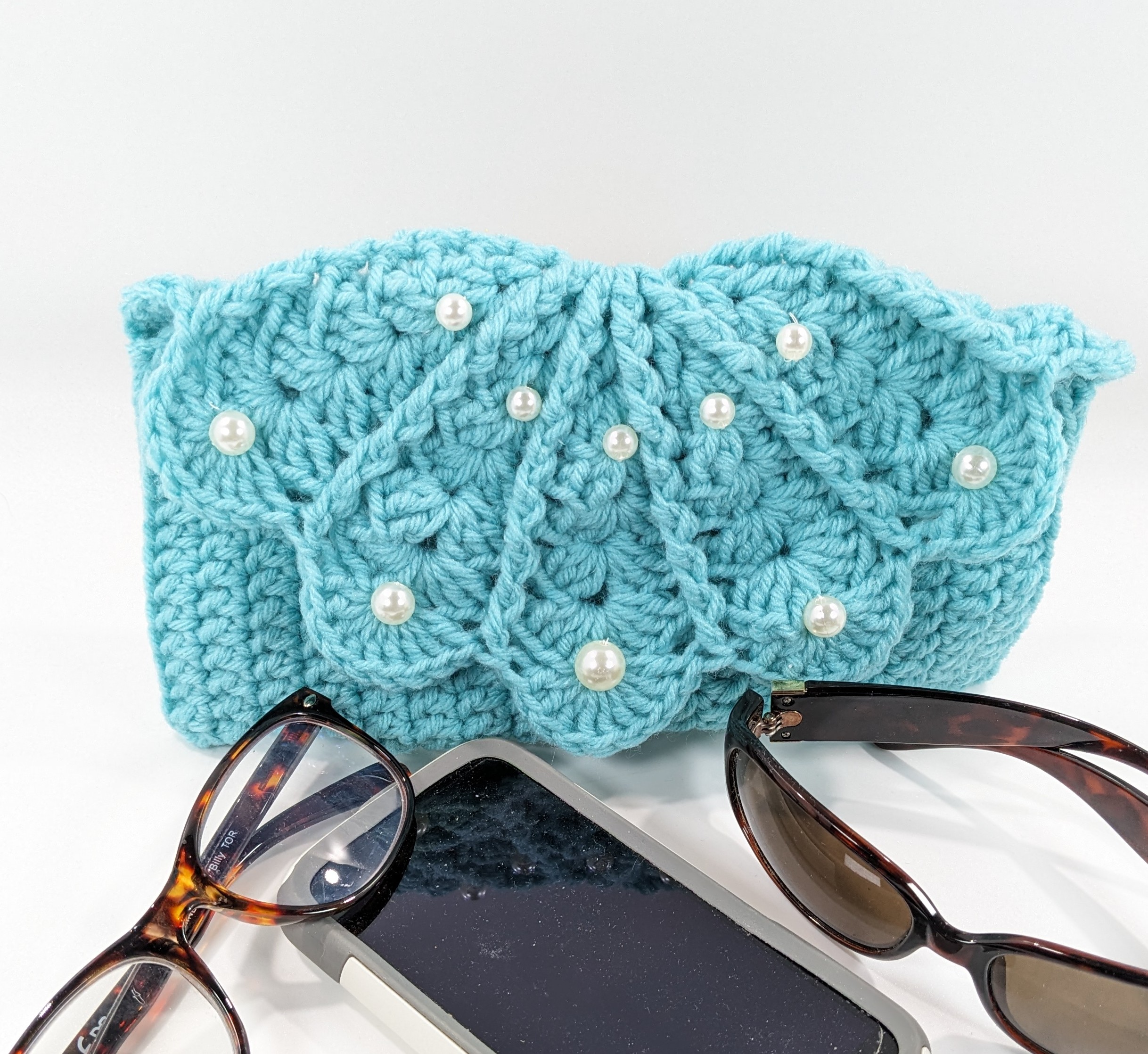 Shell phone & glasses teal crochet case Shell phone & glasses teal crochet case