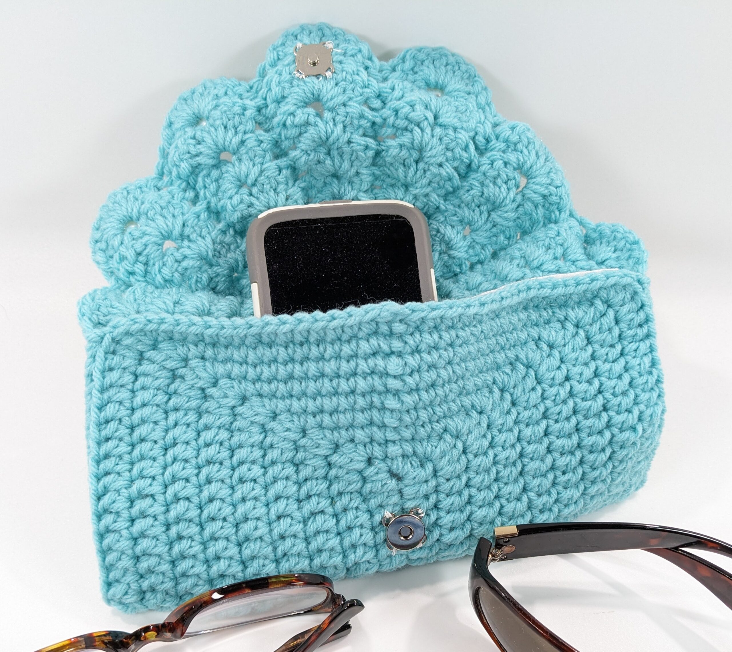Shell phone & glasses teal crochet case Shell phone & glasses teal crochet case