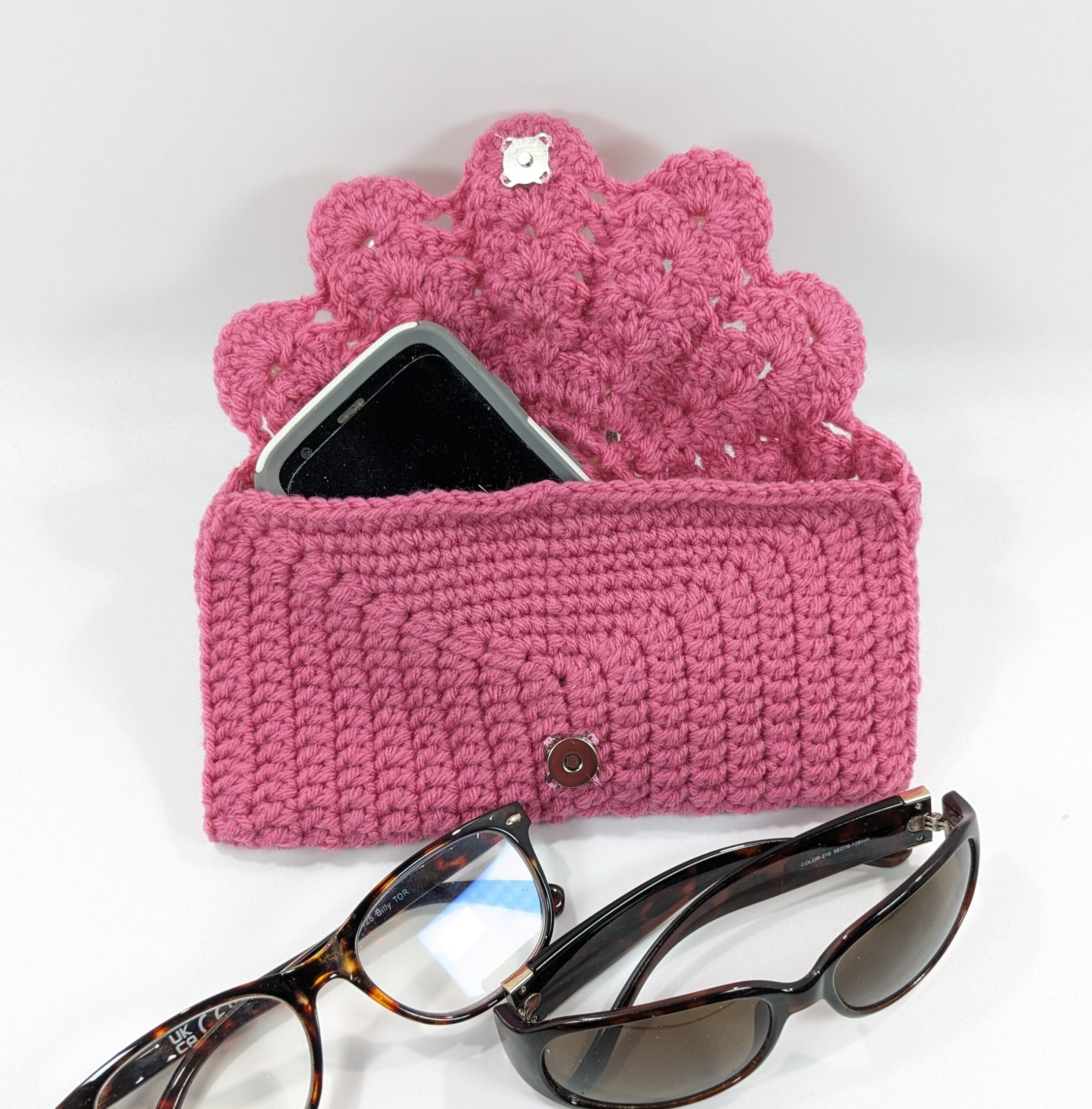 Shell phone & glasses raspberry crochet case Shell phone & glasses raspberry crochet case