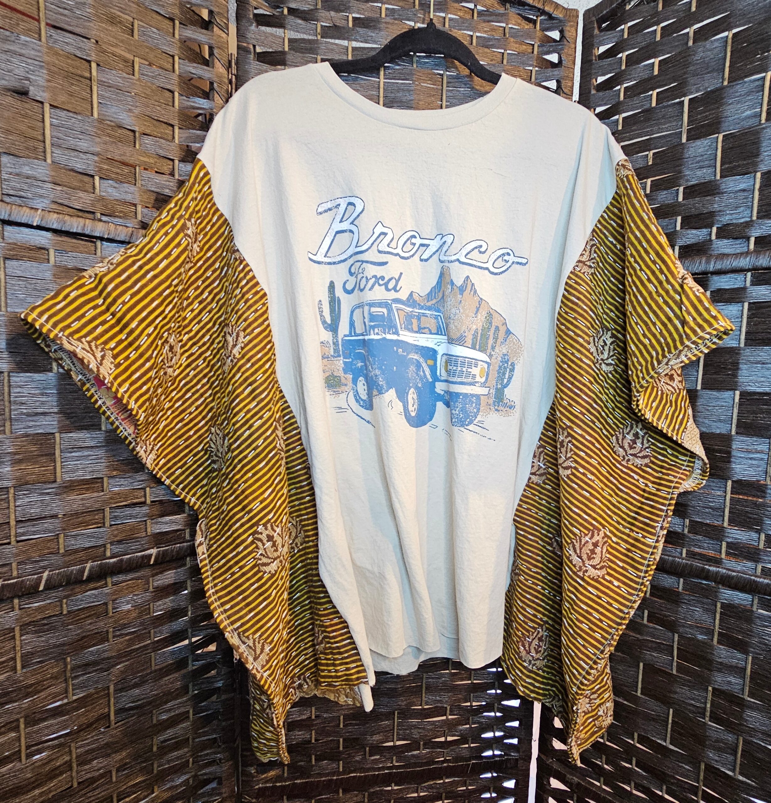Upcycled festival concert poncho 47 Upcycled festival concert poncho 47 - image 2