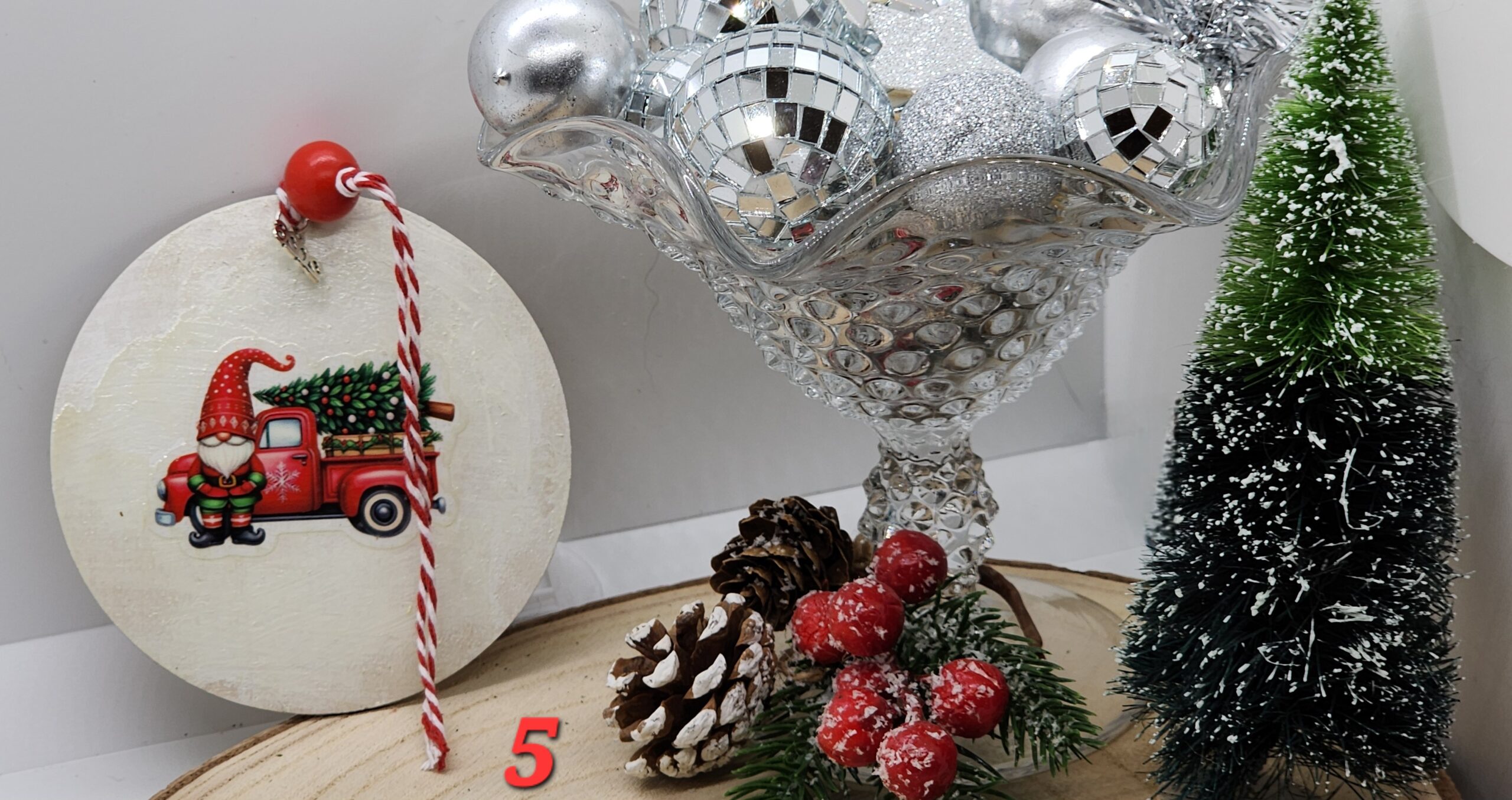Gnomes in nostalgic trucks-handcrafted wooden christmas ornaments Gnomes in nostalgic trucks-handcrafted wooden christmas ornaments - image 9