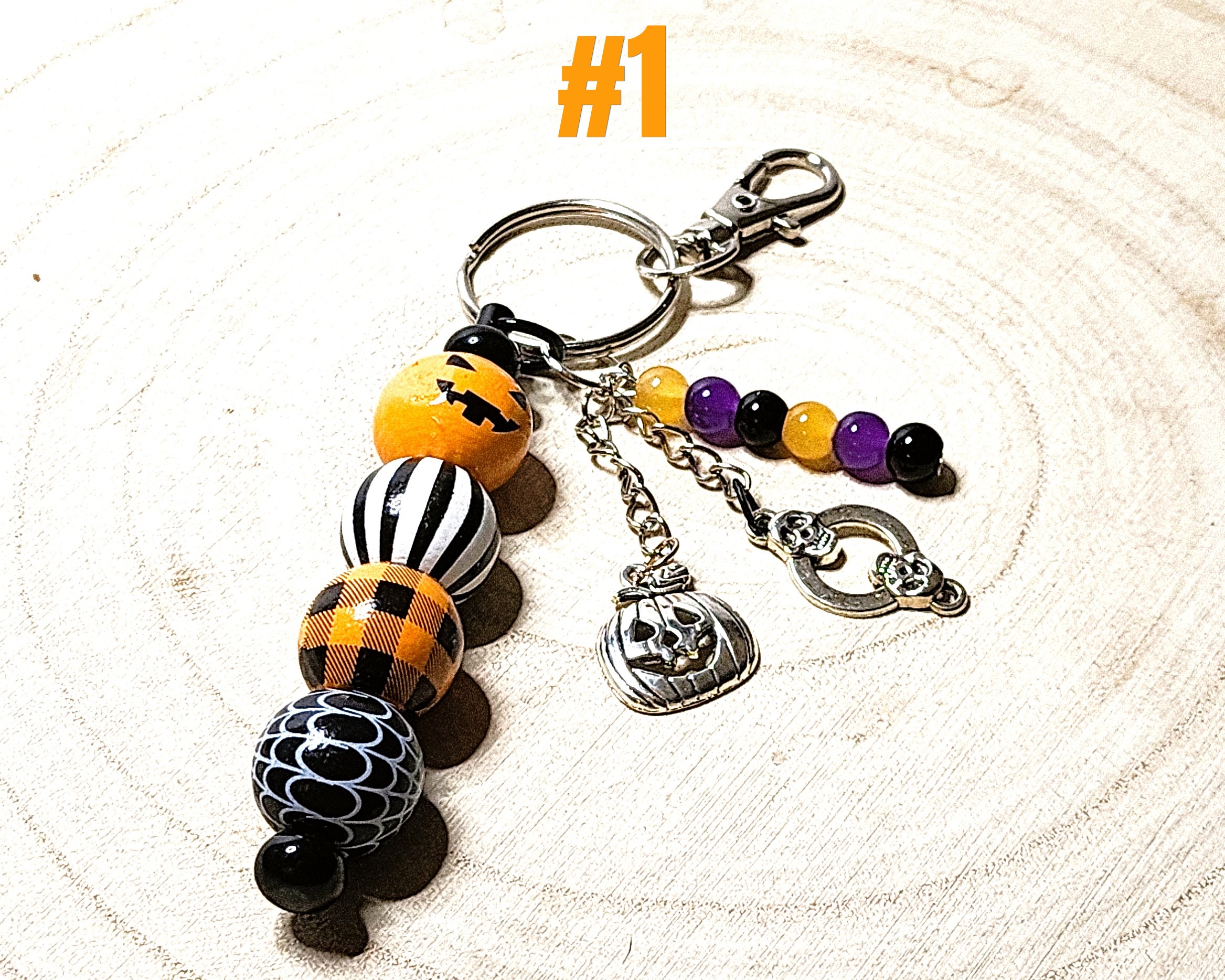 Handcrafted wooden halloween keychains-spooky season accessory-fun halloween charms Handcrafted wooden halloween keychains-spooky season accessory-fun halloween charms