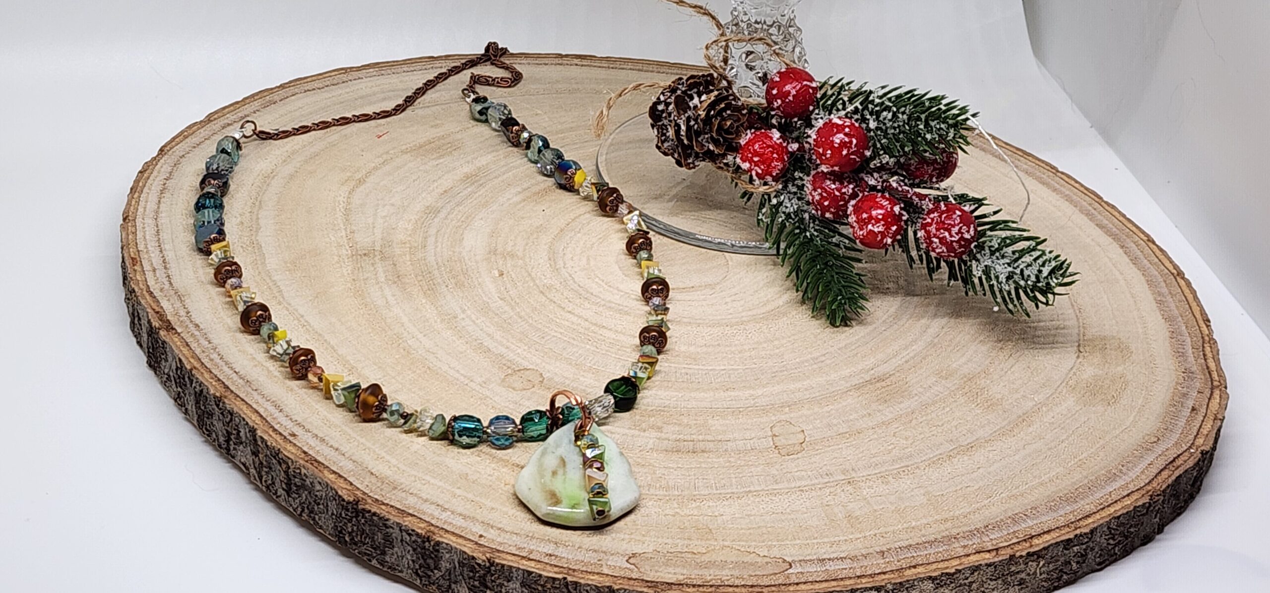 Green agate leaf pendant necklace – woodland-inspired handmade jewelry with natural stone charm Green agate leaf pendant necklace – woodland-inspired handmade jewelry with natural stone charm - image 4
