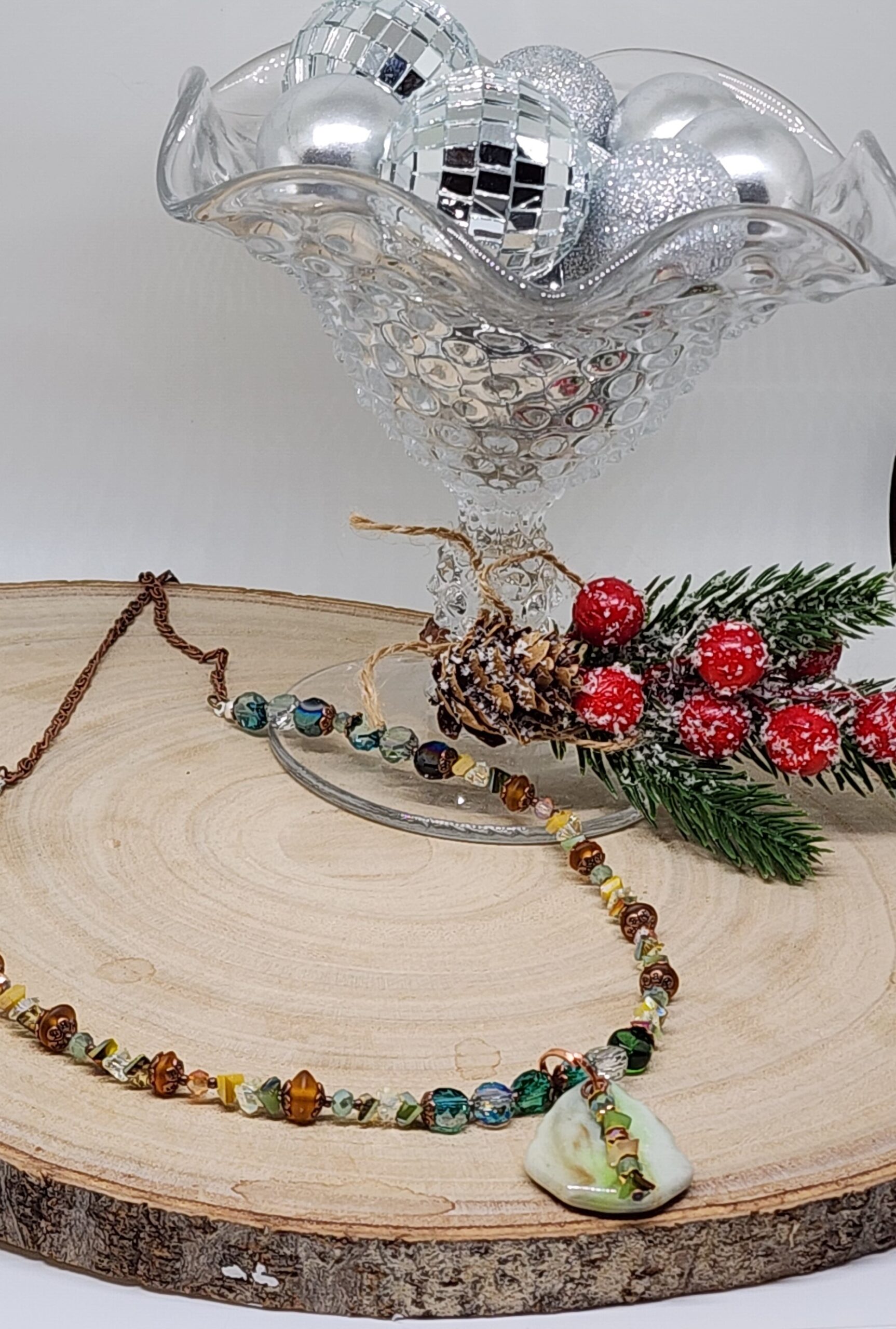 Green agate leaf pendant necklace – woodland-inspired handmade jewelry with natural stone charm Green agate leaf pendant necklace – woodland-inspired handmade jewelry with natural stone charm - image 3
