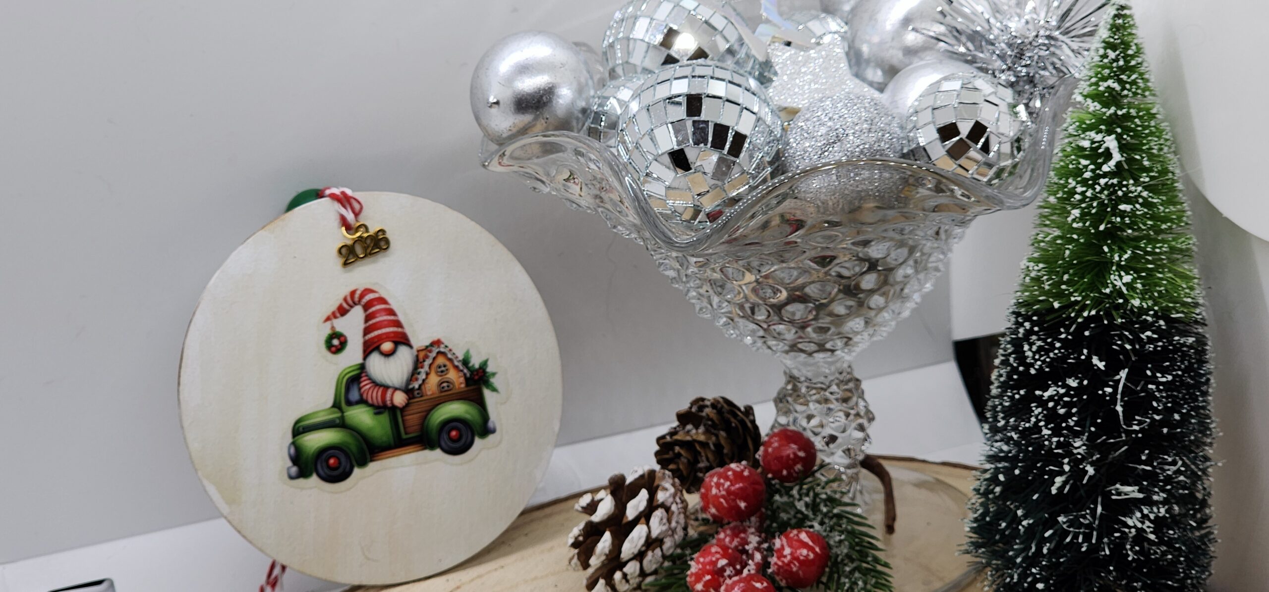 Gnomes in nostalgic trucks-handcrafted wooden christmas ornaments Gnomes in nostalgic trucks-handcrafted wooden christmas ornaments