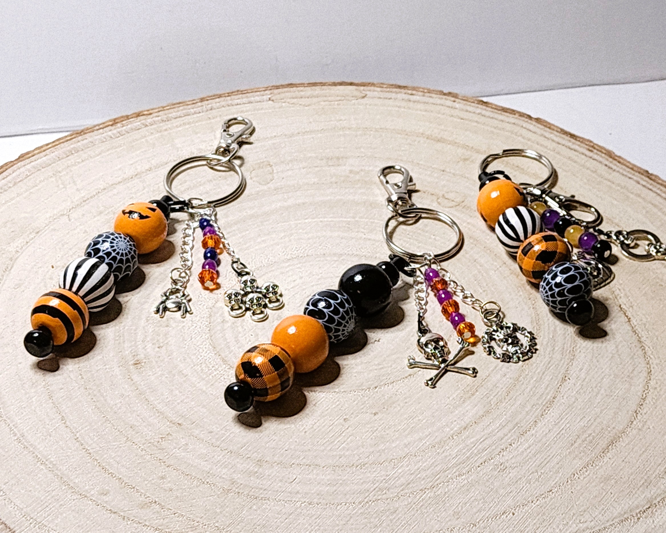 Handcrafted wooden halloween keychains-spooky season accessory-fun halloween charms Handcrafted wooden halloween keychains-spooky season accessory-fun halloween charms