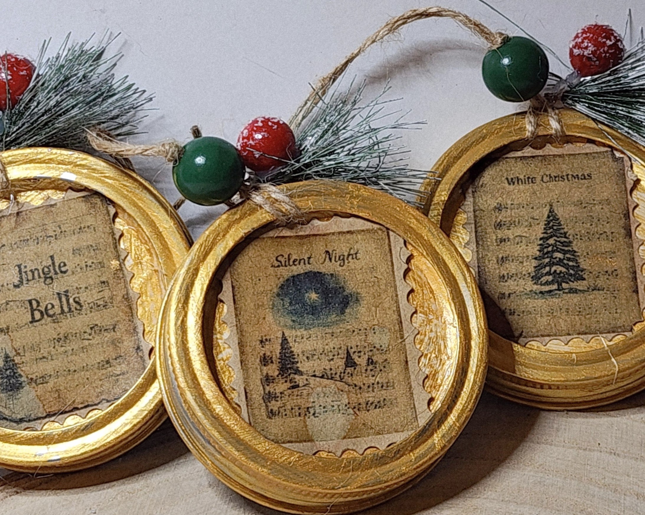 Handmade mason jar lid christmas ornaments ๐
| rustic farmhouse christmas tree decorations | vintage holiday ornaments โจ short description Handmade mason jar lid christmas ornaments ๐
| rustic farmhouse christmas tree decorations | vintage holiday ornaments