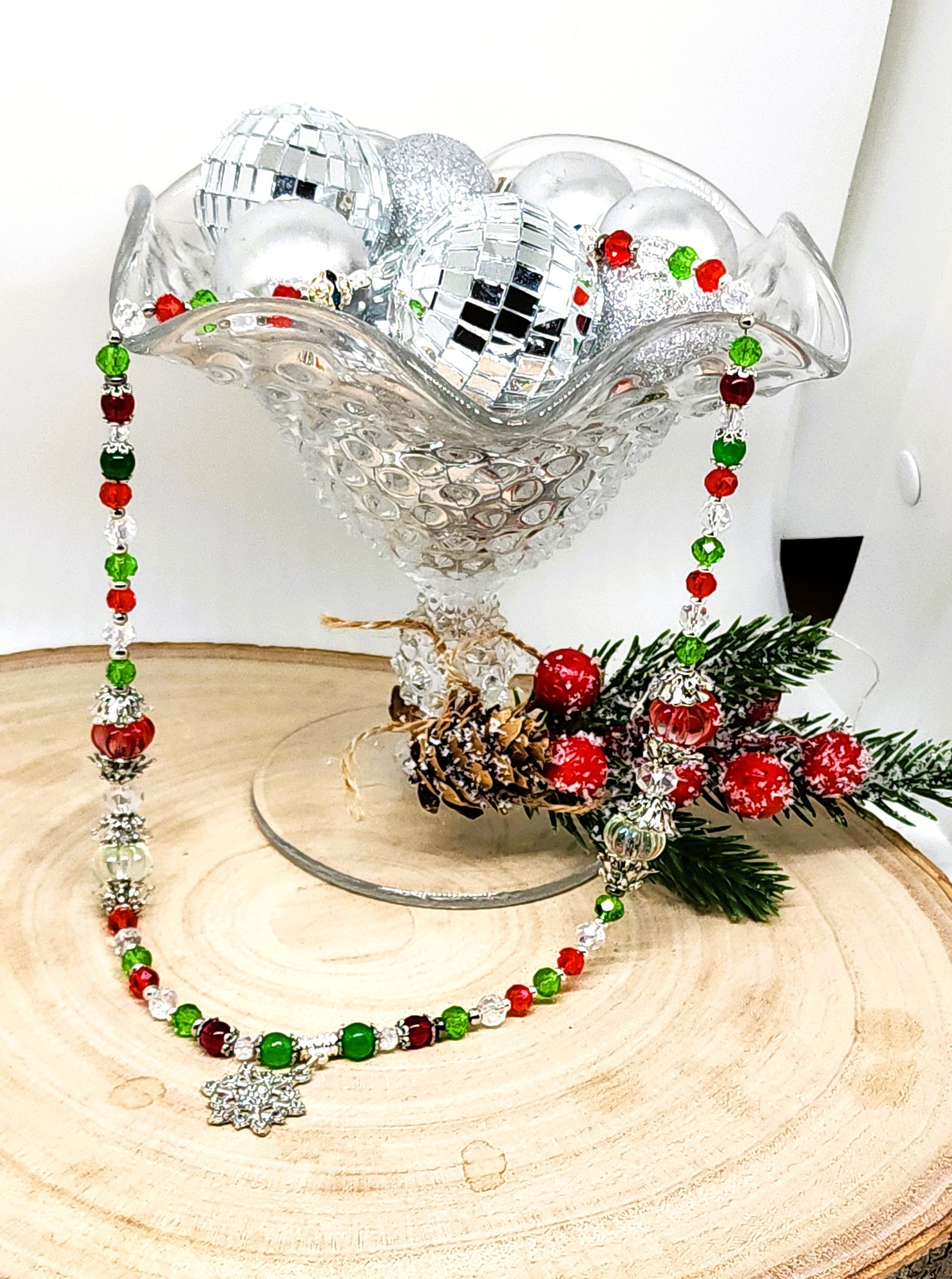 Christmas snowflake necklace – red green & clear beaded holiday necklace, winter jewelry gift, handmade festive statement necklace Christmas snowflake necklace – red green & clear beaded holiday necklace, winter jewelry gift, handmade festive statement necklac